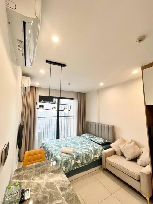 Căn hộ Vinhomes Smartcity- Ho Dich Vu - Zhomestay 13216 *