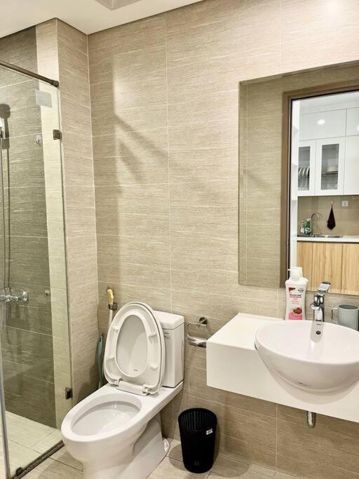 Căn hộ Vinhomes Smartcity- Ho Dich Vu - Zhomestay 13216 *